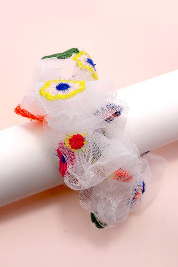 JOSSLYN by wall to wall - FLOWER EMBROIDERY SCRUNCHIES | 40S721: White