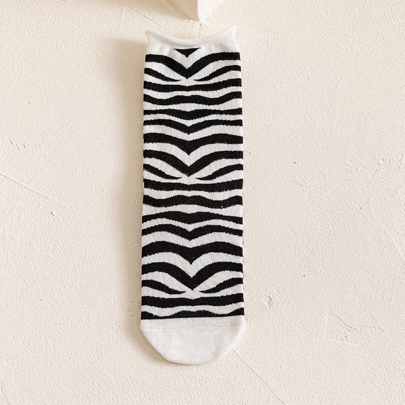 Funkyrel® Atzbranding Limited - Rufia - Hip-Hop Classic Black and White Striped Socks: FLOWER / AVERAGE