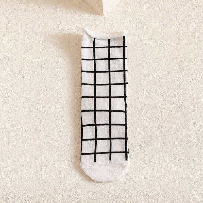 Funkyrel® Atzbranding Limited - Rufia - Hip-Hop Classic Black and White Striped Socks: FLOWER / AVERAGE