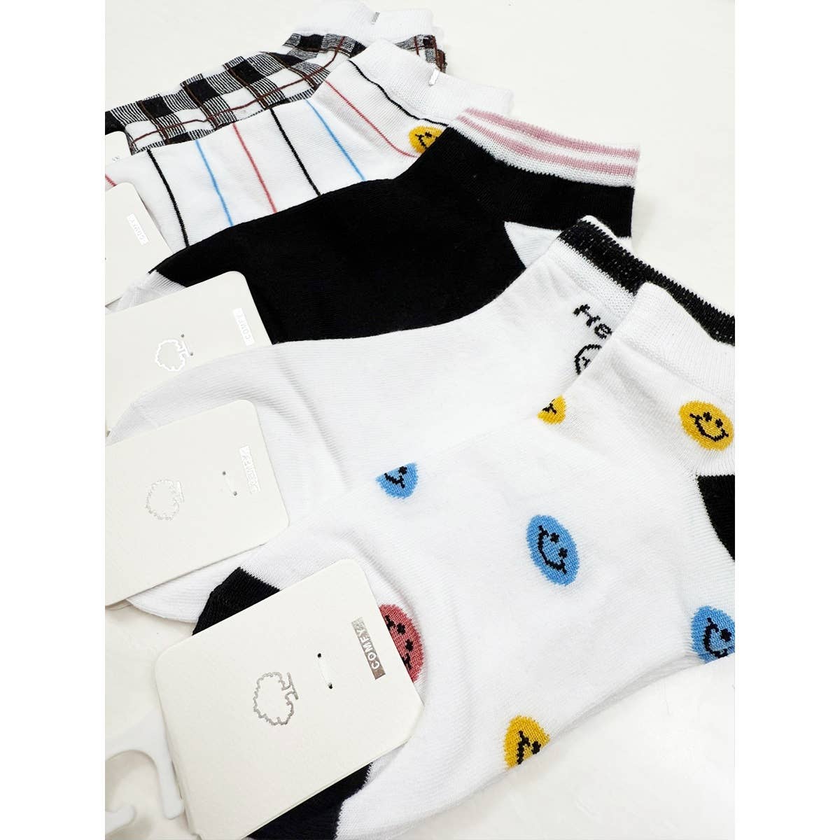 Love and Repeat - Assorted Smiley Designs All Year Long Socks: MIX COLOR / ONE(12)