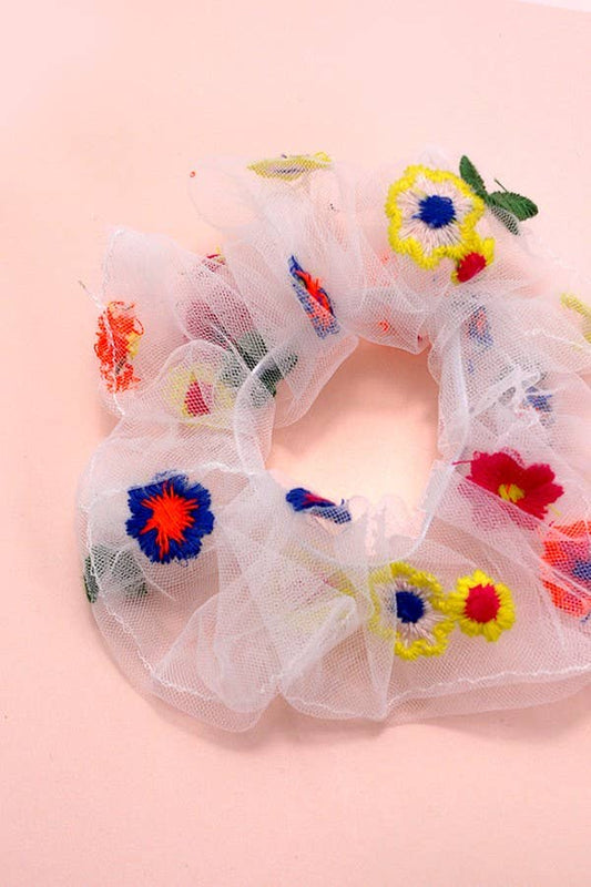 JOSSLYN by wall to wall - FLOWER EMBROIDERY SCRUNCHIES | 40S721: White
